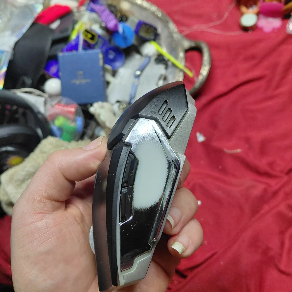 MAMBASNAKE K680 wireless gaming mouse.